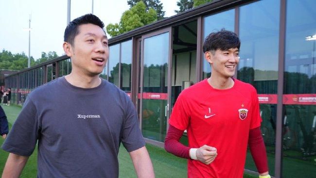 据消息人士向《ESPN》透露，为筹集冬窗引援资金，切尔西准备批准让多名球员离队，这其中包括了查洛巴、马特森以及马杜埃凯等人。